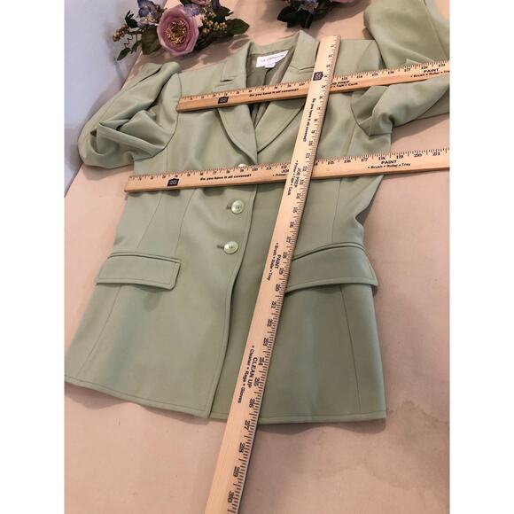 Liz Claiborne Suits Women Size 10 Lapel Notch Collar 3 Button Closure Lime Green - Picture 9 of 9